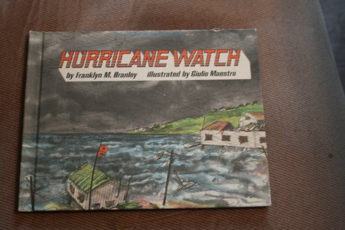 Hurricane Watch (Let's Read-And-Find-Out Scienc... 0690044704 Book Cover