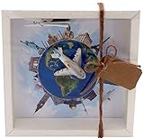 Eine Geldgeschenkverpackung aus fester, cremefarbener, leicht gemusterten Kartonage mit transparentem Schiebedeckel, von außen dekoriert mit Naturkordel und einem Anhänger zum selber beschriften