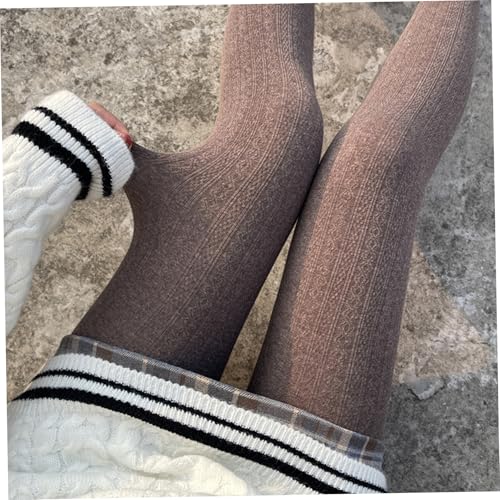 Medias de punto trenzado para mujer, ideales para lucir faldas con estilo en invierno 3