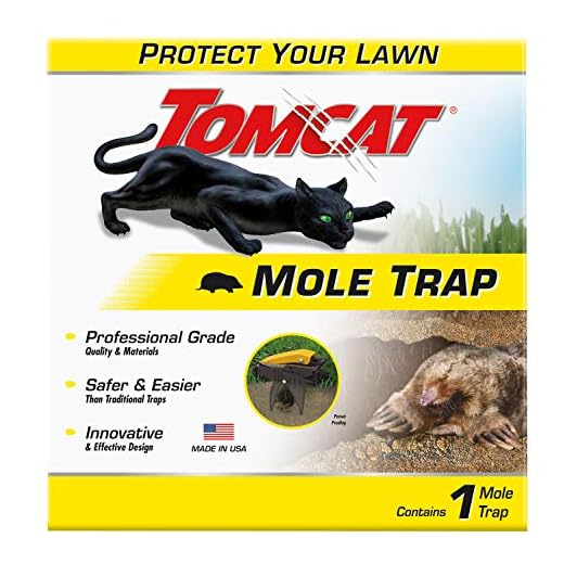 Tomcat Mole Trap - Kill Moles Without Drawing Blood to Protect Your Lawn - Reusable - Professional Grade, Innovative and Effective Design