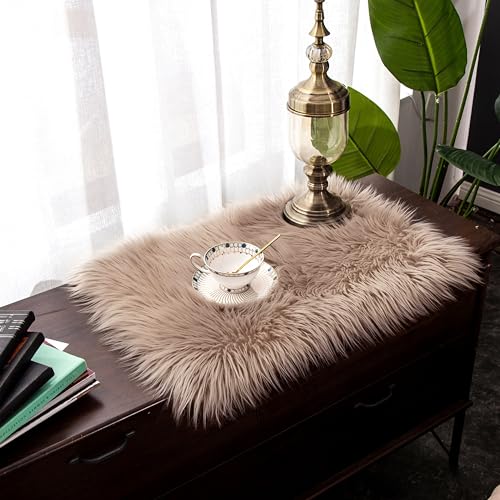 Teppich Wölkchen Schaffell Lammfell Imitat Fellteppich Kunstfell Teppich Waschbar - Flauschiger Teppich Wohnzimmer, Bettvorleger Schlafzimmer - Beige - 40x60 cm