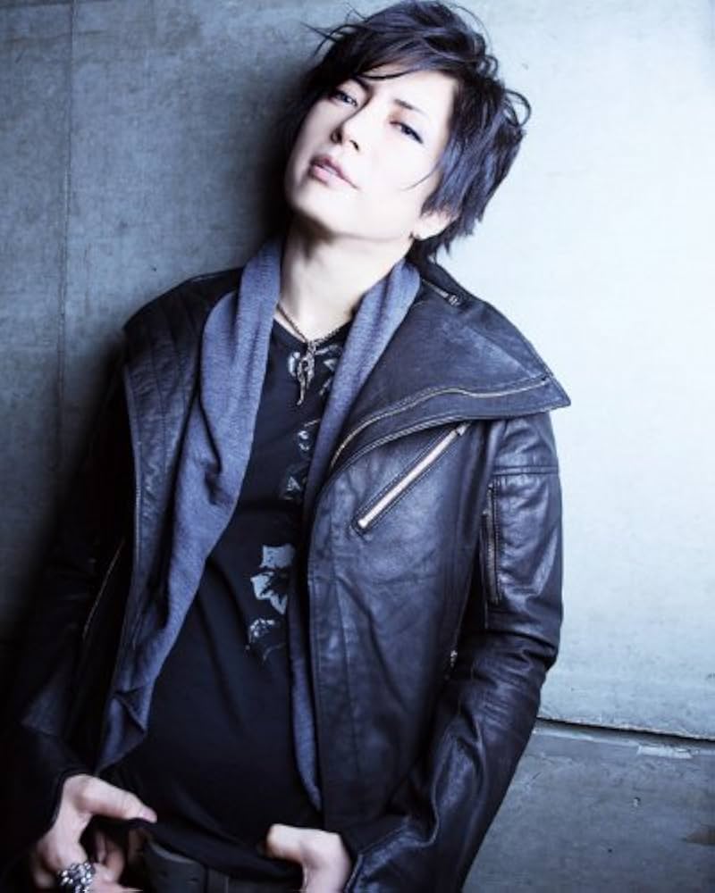Amazon.co.jp: GACKT 2010年 カレンダー : 文房具・オフィス用品