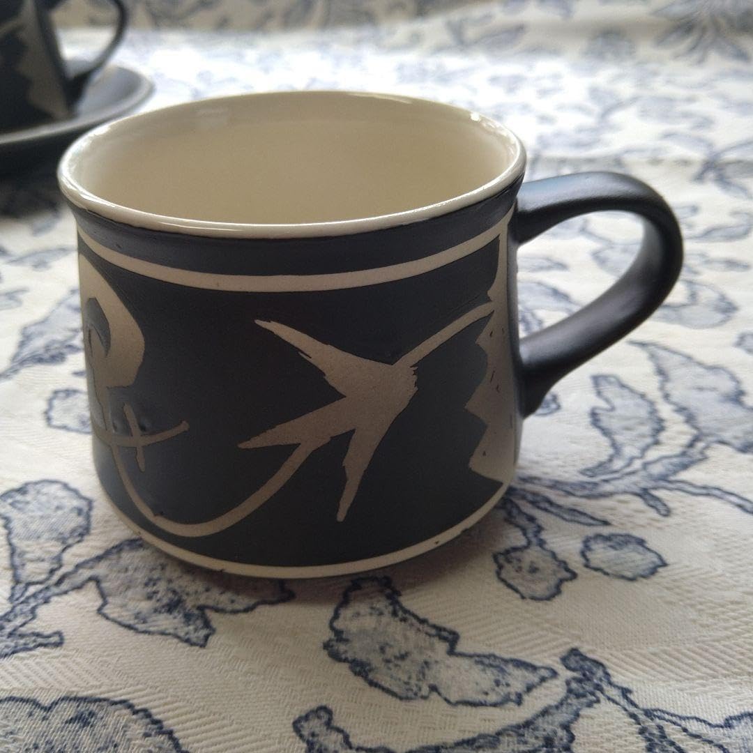 Amazon.co.jp: 瀬戸焼 亀井勝「黒磁釉薊文 珈琲碗」2客 共箱 カップ  