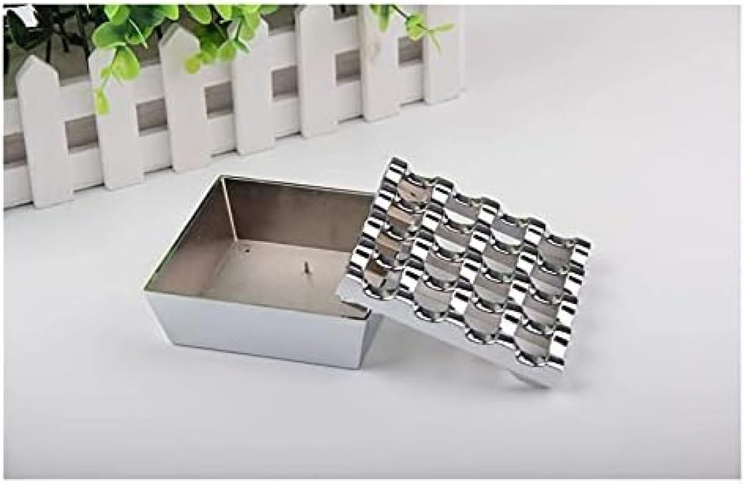 Posacenere Da Esterno Antivento, In Metallo A Doppia Parete Con 16 Fori | Lega Di Cobalto-zinco, Ecologica, Con Un Robusto Design A Slot Per Carte; Unidea Regalo Per Decorare La Scrivania (Chrome)