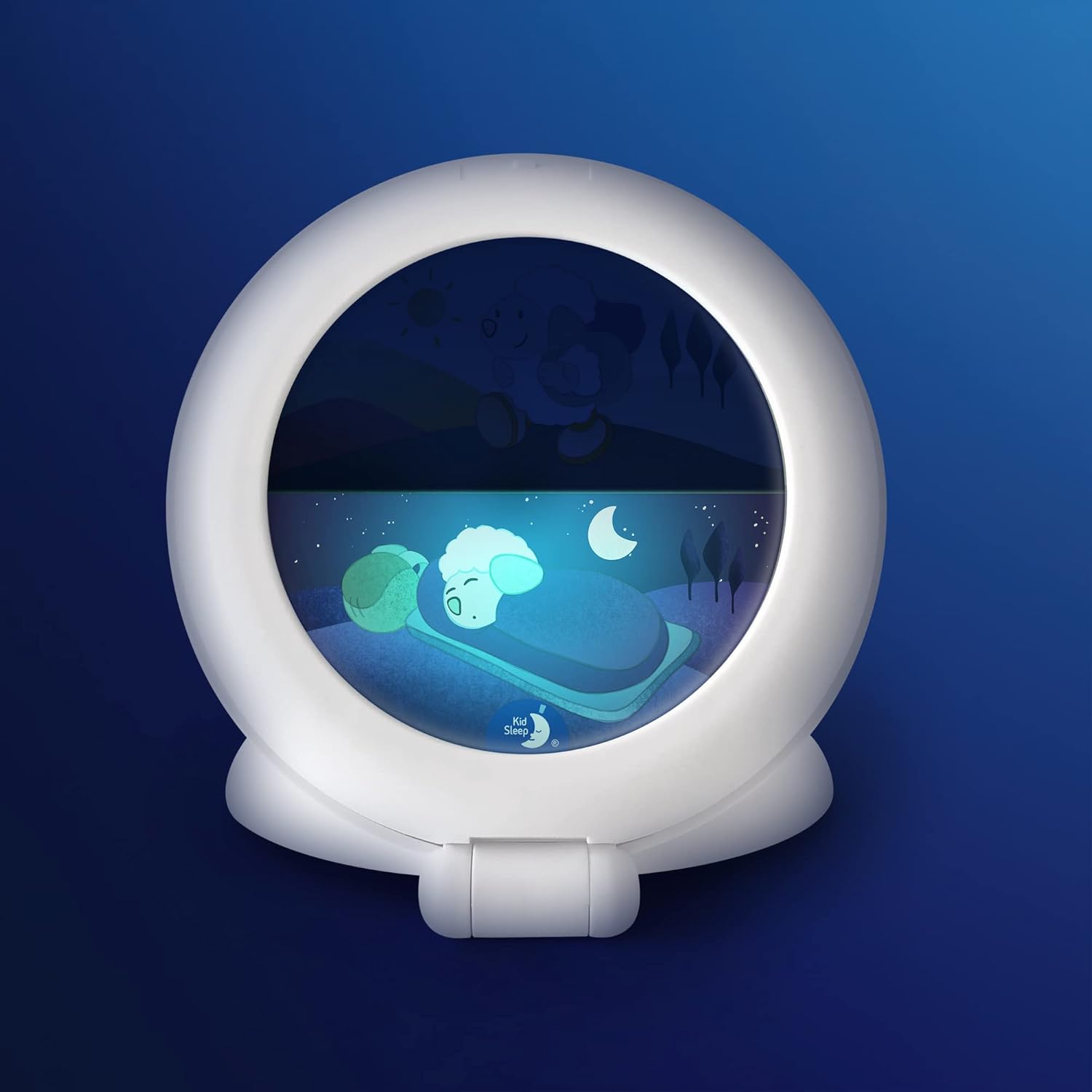 Front view af Pabobo Kid Sleep Globetrotter vækkeuret, der lyser om natten og viser indikatoren for sovende får.