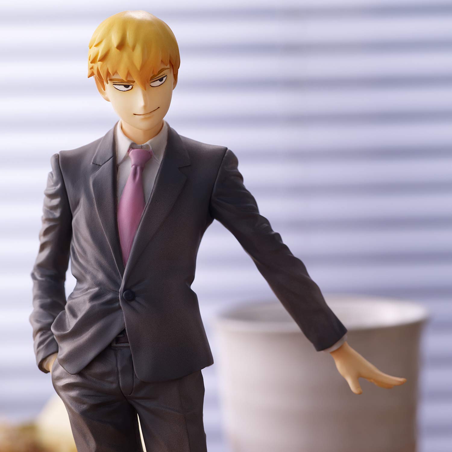 Amazon | 『モブサイコ100Ⅱ』霊幻新隆 ノンスケール PVC&ABS製 塗装 