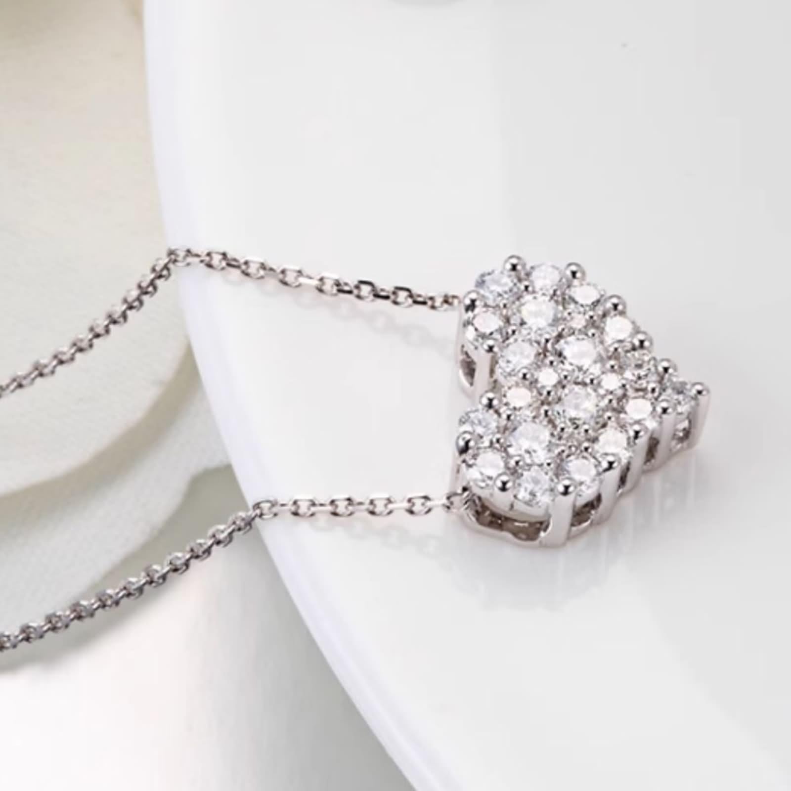 Collar de cadena de eslabones para mujer, collar con colgante de corazón de lujo con diamante redondo de 9 quilates, 14 quilates y 18 quilates de oro blanco
