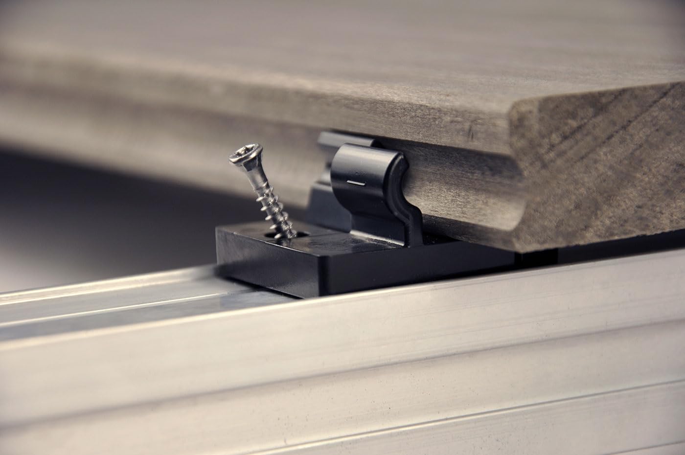 "TENI" Terrassenclip | unsichtbarer, elastischer Terrassenverbinder für Dielen mit Hohlkehlprofil | für Aluminium-/Holzunterkonstruktion | 80 Stück (für Aluminium Unterkonstruktion)