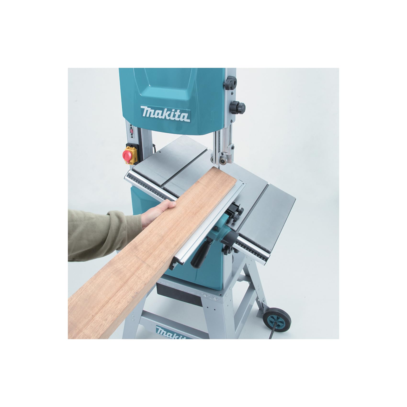 Makita LB1200F sega a nastro 900 W