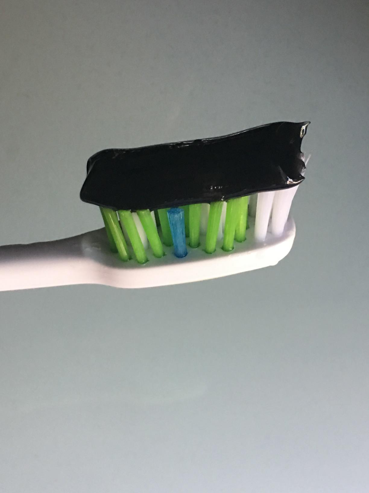 Qinglin Toothpaste LinLin&Reyn Activated Charcoal Teeth Whitening Toothpaste Mint flavor 3 ...