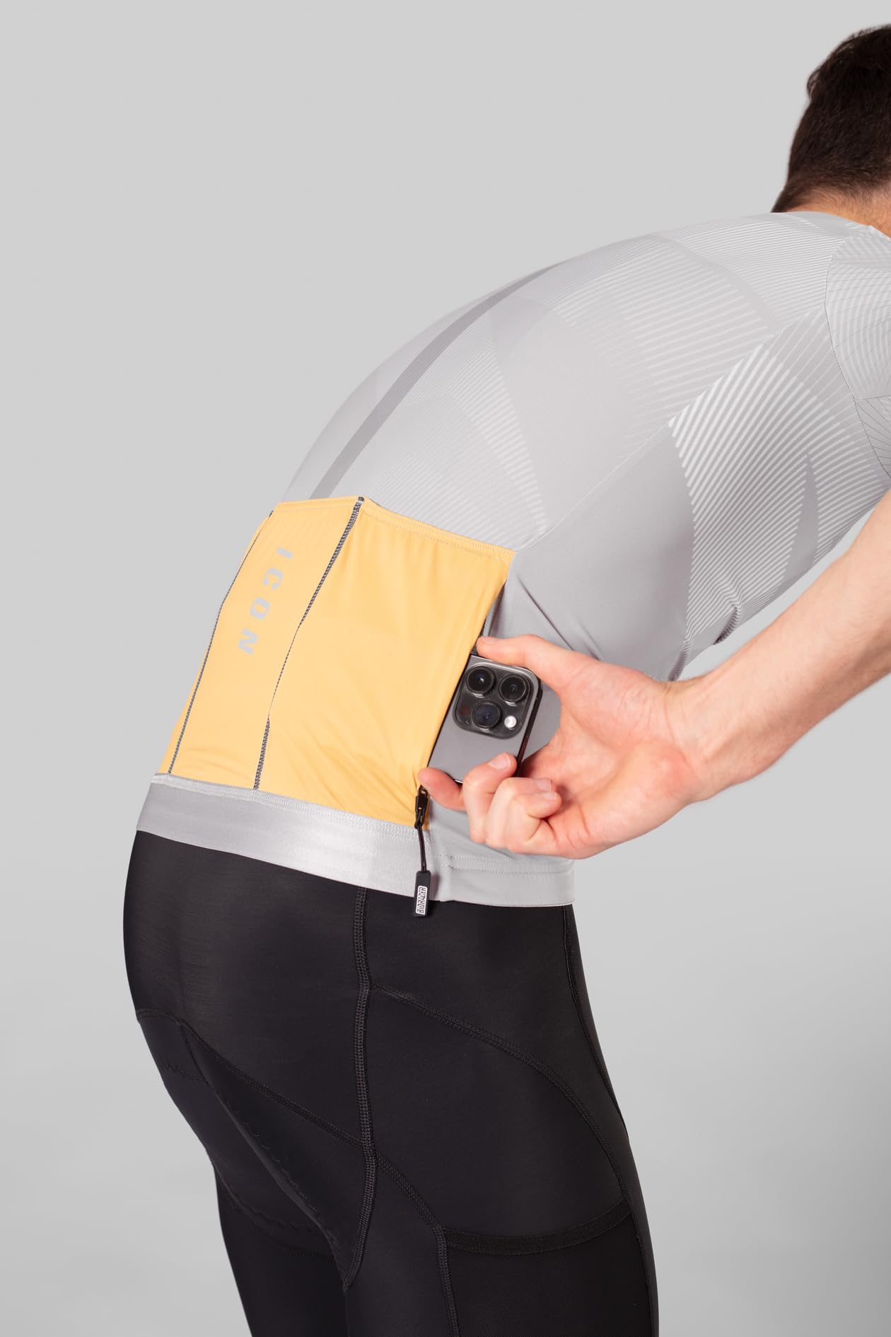 Bioracer Icon Radtrikot Sommer Herren, Grau, Kurzarm, atmungsaktives Gewebe, aerodynamische Passform, Größe S