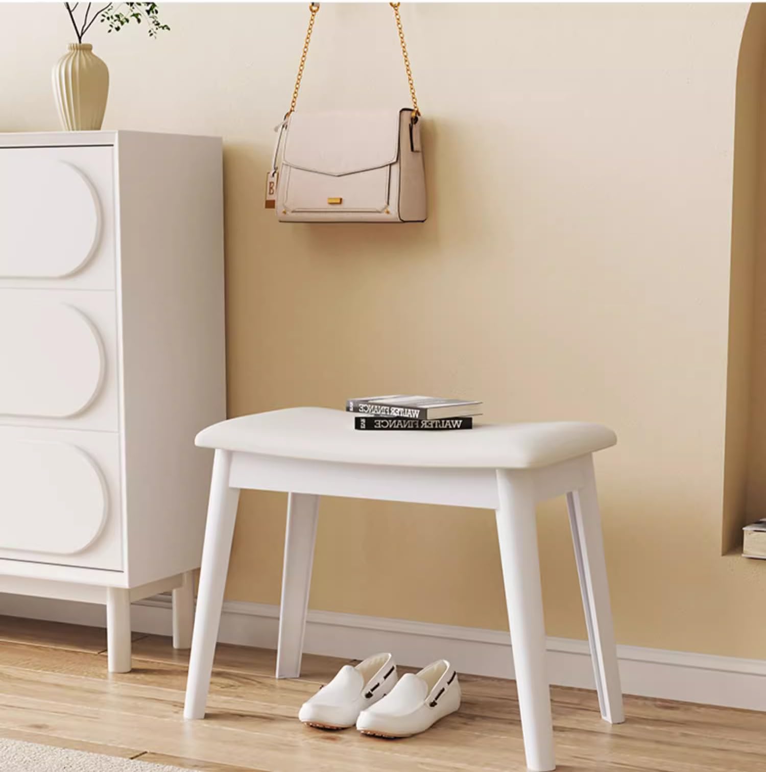Balama Kruk, make-uptafel, zitkruk, badkruk, wit, gestoffeerd, 47 x 28 x 45 cm, met robuust kunstleer en stabiele kunststof poten, licht, tot 150 kg Balama Kruk, make-uptafel, zitkruk, badkruk, wit, gestoffeerd, 47 x 28 x 45 cm, met robuust kunstleer en stabiele kunststof poten, licht, tot 150 kg