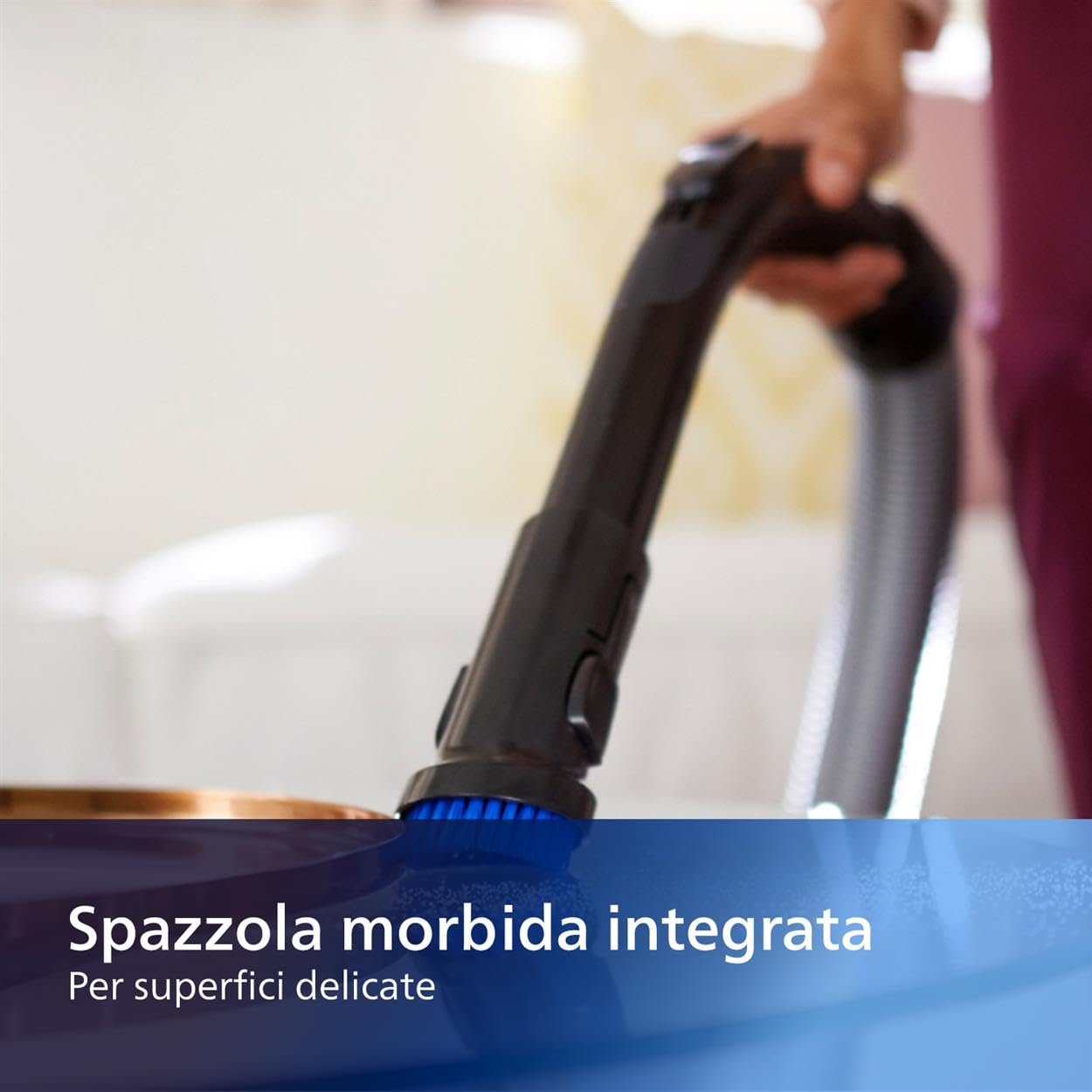 Philips PowerPro Expert Aspirapolvere Senza Sacco, 900W PowerCyclone 8, Filtro Allergy H13 e Spazzola TriActive, Cattura il 99,9% della Polvere (FC9729/09)