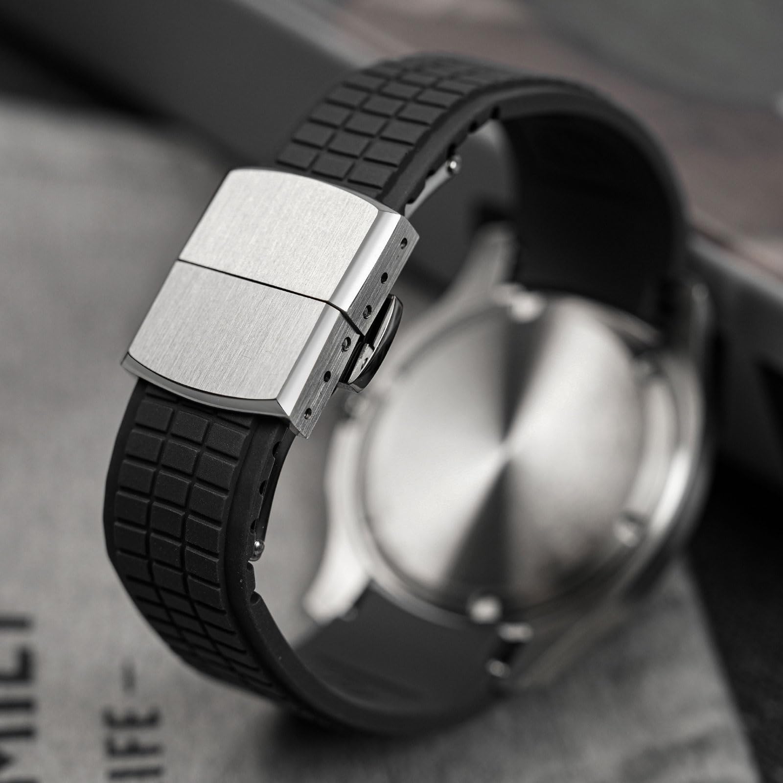 Watchdives – Montre de terrain pour homme 38 mm – WD008 VH31 – Quartz à balayage lisse, cristal saphir, lumineuse, résistante à l'eau jusqu'à 100 m, montre décontractée pour tous les jours