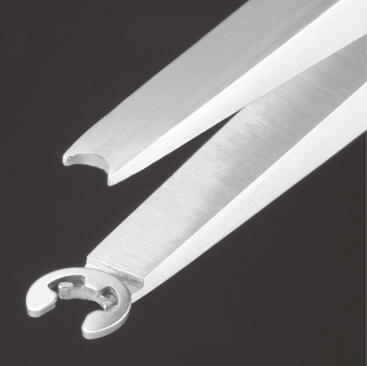 e-ring/circlip/clip pliers with magnetized tip, made in Japan. Engineer pz-02