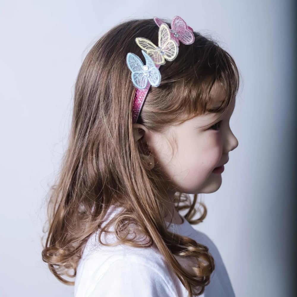 Tiara Borboletas Candy Com Brilho em promoção! Veja a oferta e mais achadinhos de Laços & Tiaras Infantis 4 Hoje é o melhor dia para comprar Tiara Borboletas Candy Com Brilho com aquele preço maroto! Promoção! Aproveite a oferta! 4