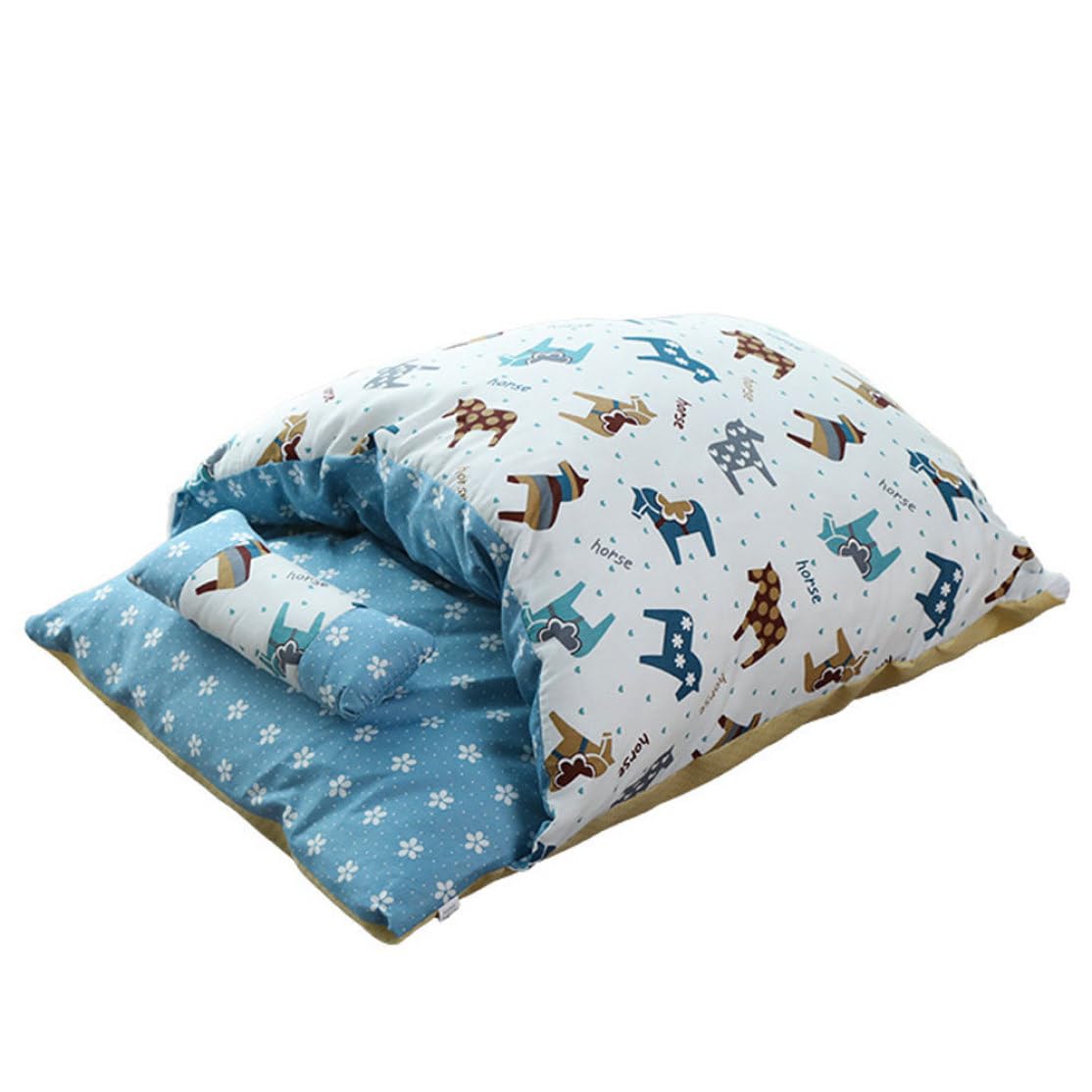 Sac de couchage de chat pour des siestes d'hiver cocooning au salon