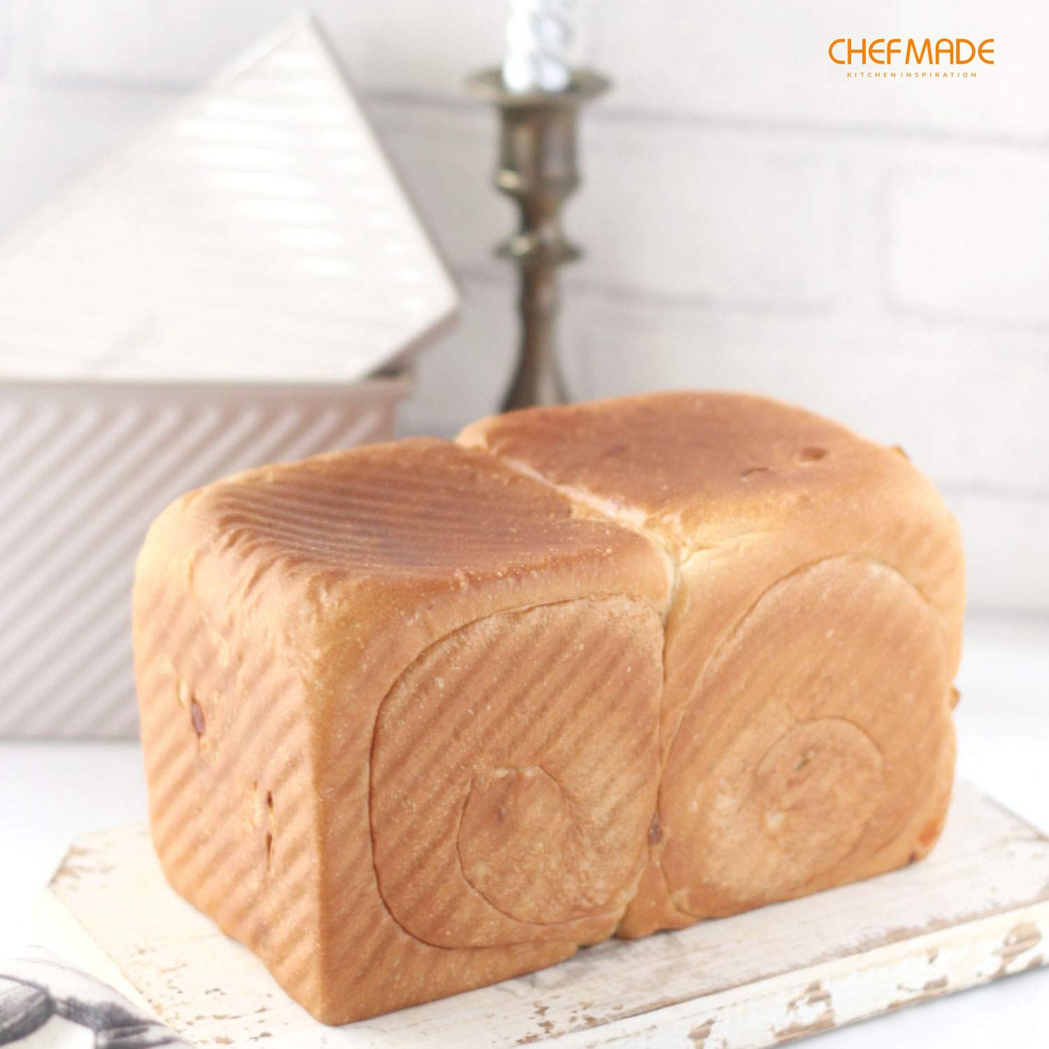 CHEFMADE Pullman Pan con labio, Caja corrugada rectangular antiadherente con capacidad de masa de 0,99lb para hornear en el horno 4.2" x 7.7"x 4.4" (oro champán)