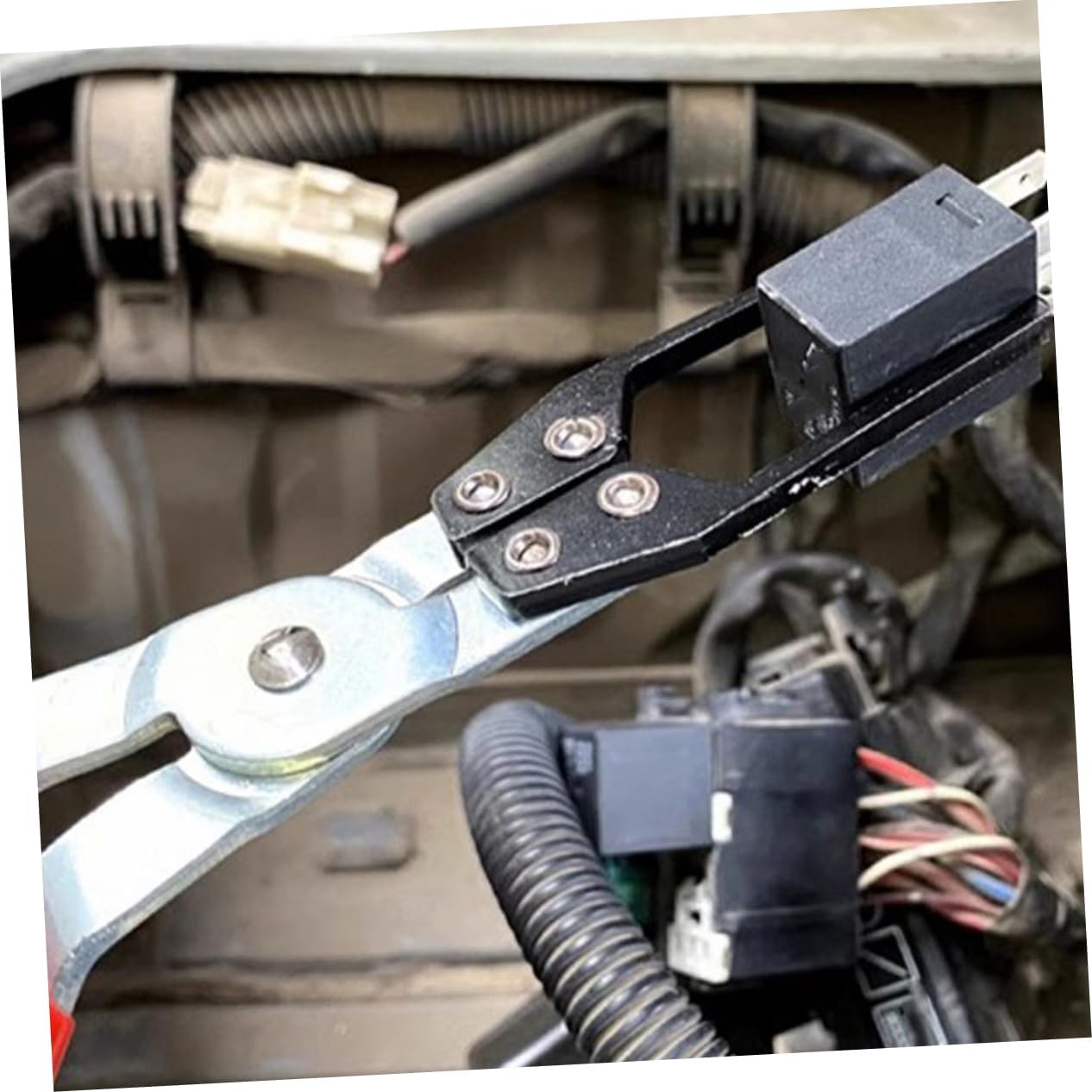 PRETYZOOM 2Pcs Professional Fuse Pliers Durable Relay Puller Tool for Automotive Electrical Repairs Ergonomic Grip for Safe Fuse and Relay Removal