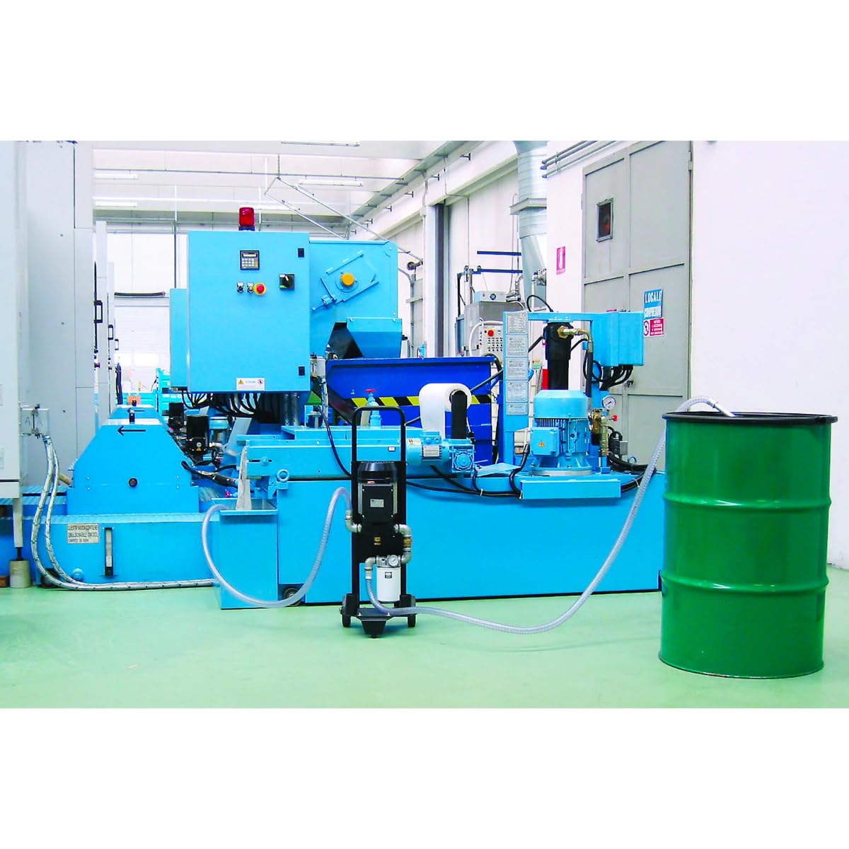 PIUSI Mobile Filtrationseinheit für Hydrauliköl/viskose Flüssigkeiten, Durchflussrate 25 l/min, 10-Mikron-Filter, 230V/50Hz, Komplett mit Schläuchen, Rädern und Düse | Depuroil 00050300A