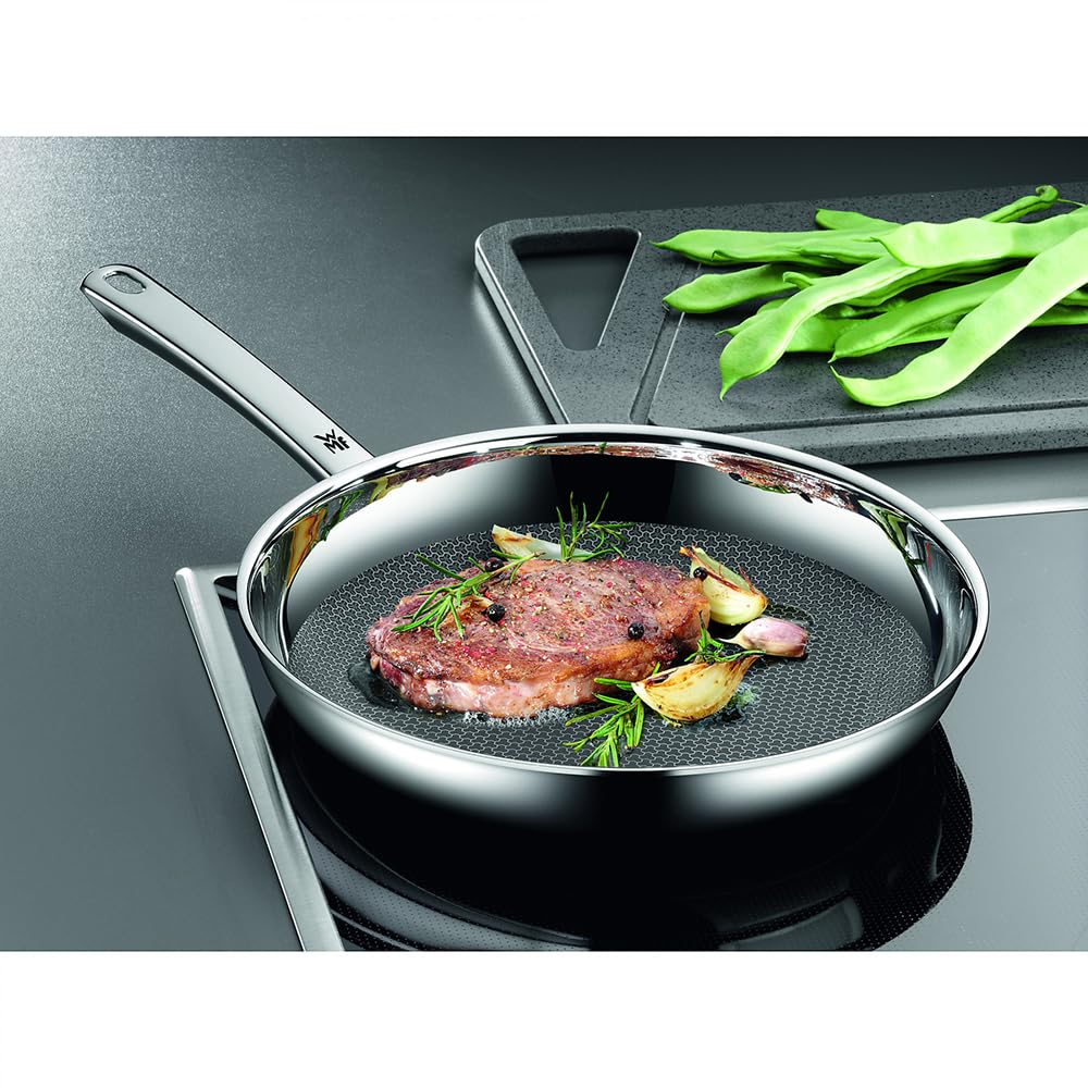 WMF Profi Resist Bratpfanne 28 cm – Edelstahl-Pfanne mit kratzfester Wabenstruktur und Antihaftbeschichtung, induktionsgeeignet, backofen-/spülmaschinenfest, für gesundes Braten auf Allen Herdarten
