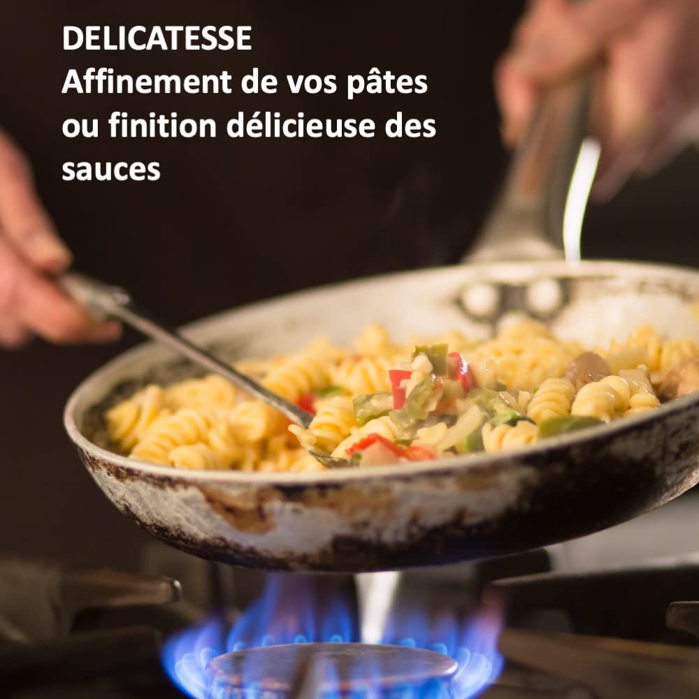 Beurre de truffe supérieur avec de la véritable truffe noire. Une délicatesse exquise pour affiner les plats, les sauces ou tout simplement à déguster pure. 70g