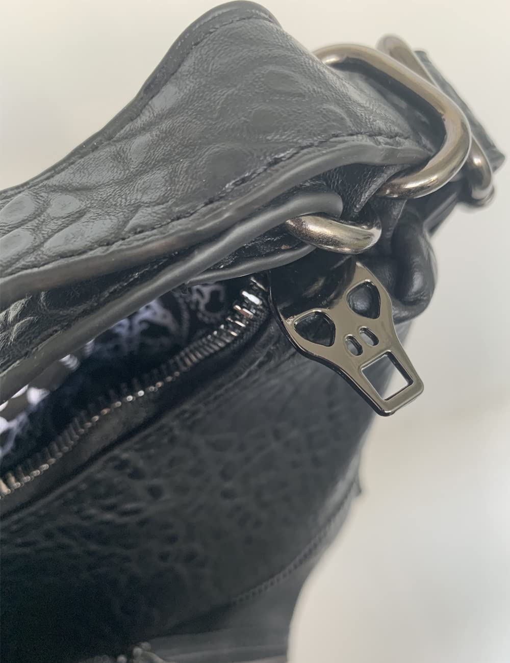 Downupdown - Bolso bandolera para mujer, diseño de calavera con remache Crossbody Satchel