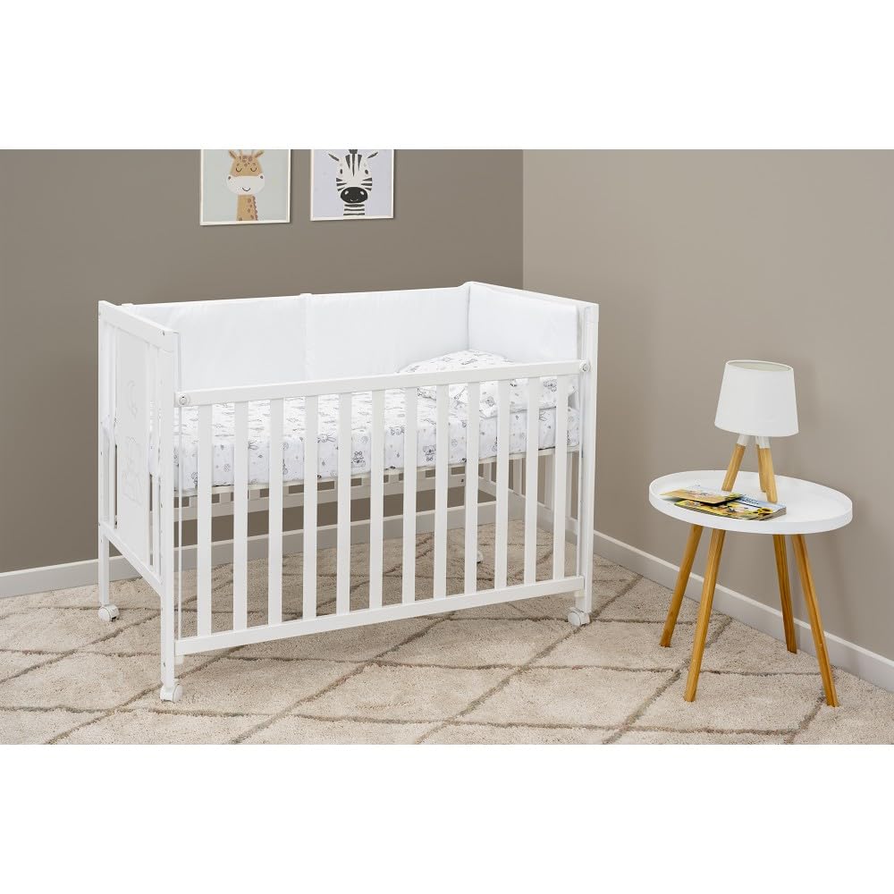 Interbaby Cuna Bebé Colecho Convertible 124x63 cm | Cuna Evolutiva de Madera con Lateral Abatible, Altura Regulable y Ruedas con Freno | Cuna Convertible en Escritorio y Sofá | Blanca Bear Basic