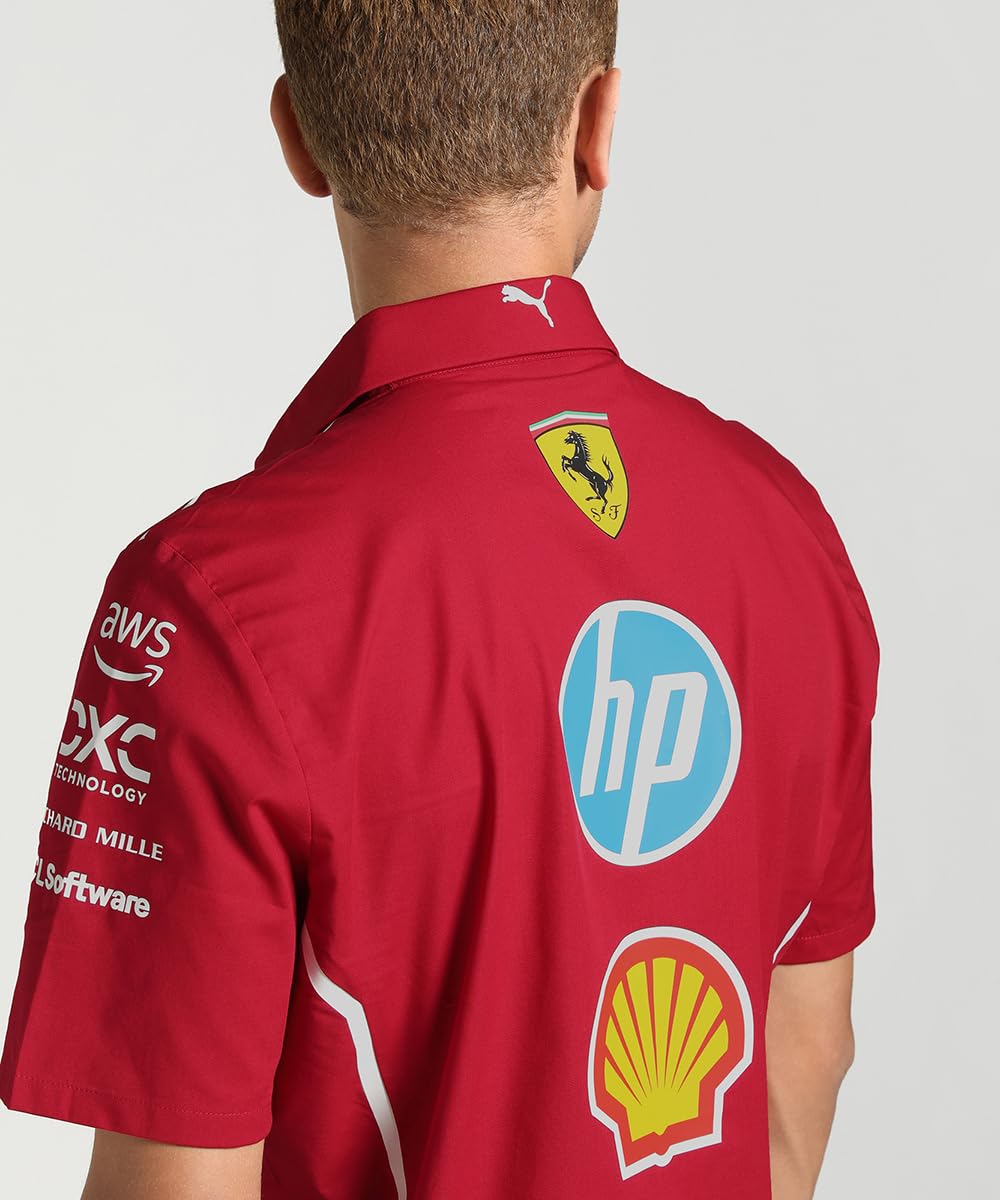 PUMA Scuderia Ferrari F1 Camicia Squadra 2025 - Rosso | Maglia con colletto del team 2025 e patta con bottoni, Loghi dei partner del team Scuderia Ferrari 2025