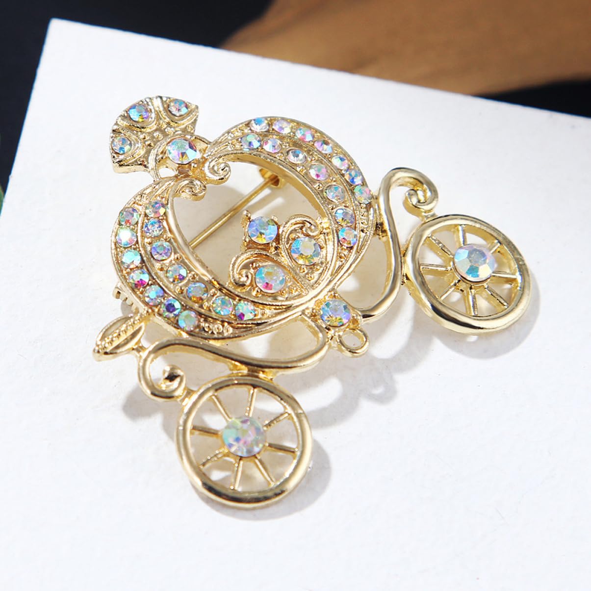 LIFKOME Pumpkin Carriage Brosche Damen Vintage Schmuck mit Bunten Strasssteinen für Kleidung Schals und Hüte für Besondere Anlässe Wie Geburtstage und Hochzeiten