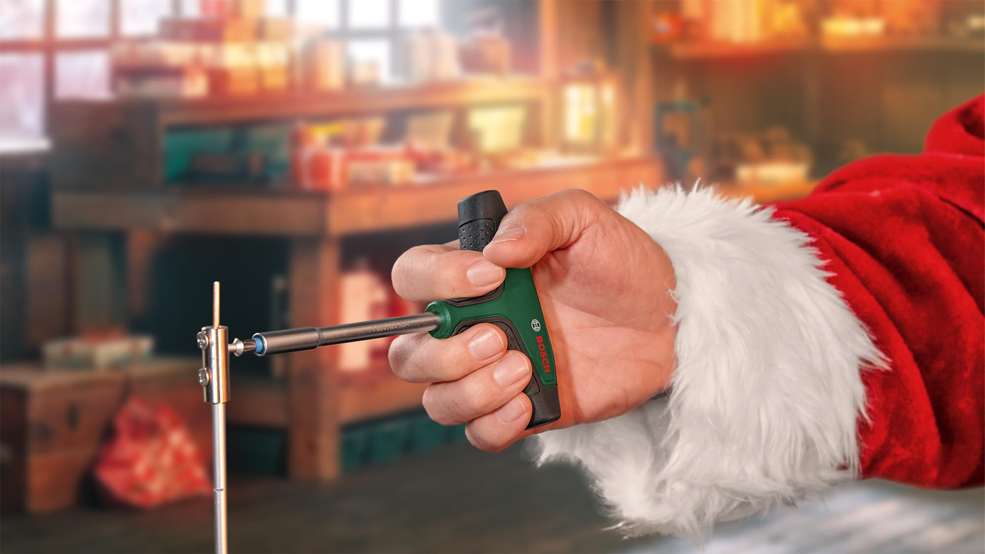 Bosch 41-tlg. Adventskalender 2025 (Set mit Bügelsäge, Bit-Schraubendreher mit T-Griff, Schraubendreherbits, Aufbewahrungstasche, Zubehör Handwerkzeug)