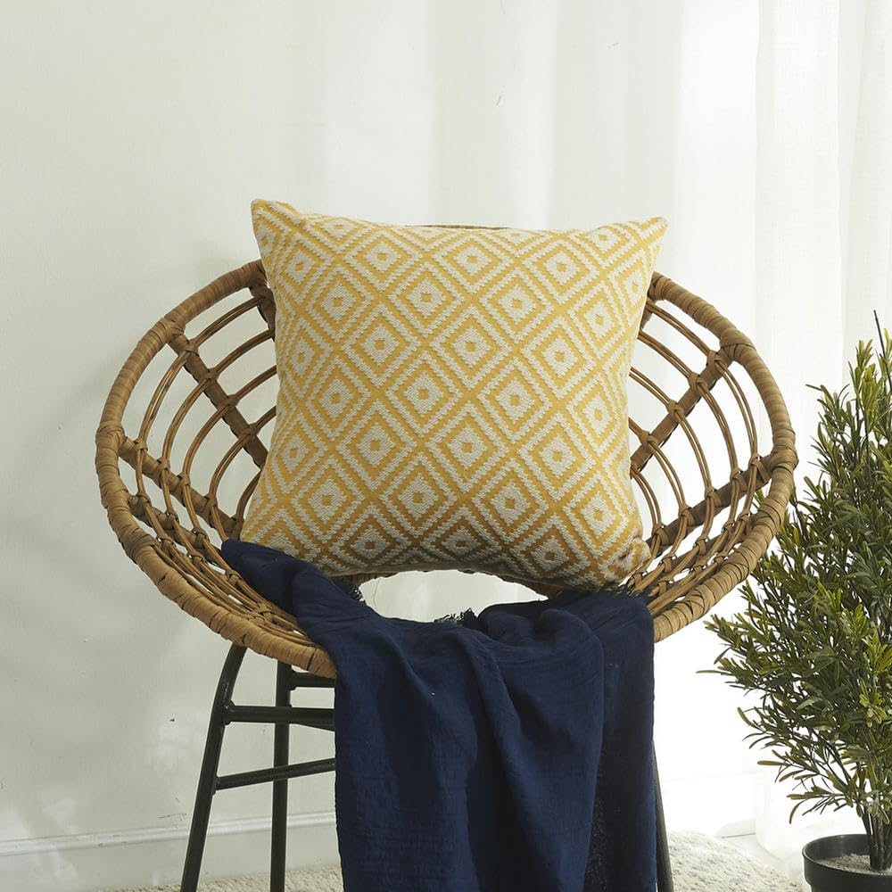 Housse de coussin jacquard pour rénover un canapé fatigué
