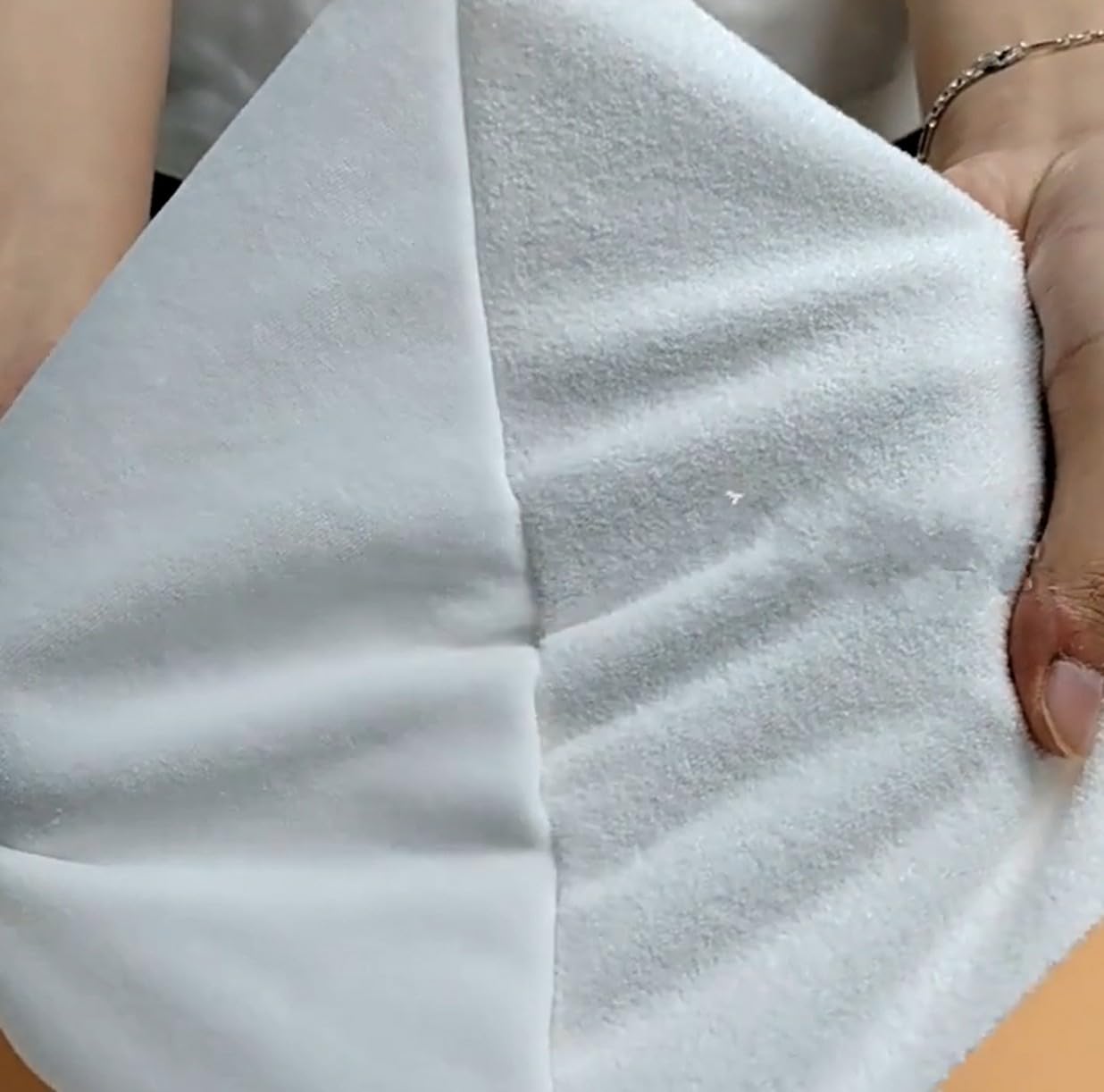 YJIUYUANQ Super Soft Self Adhesive Silent Hook and Loop Fastening Fabric DIY Clothing Accessories DIY Handmade Materials, 20x30cm (White)