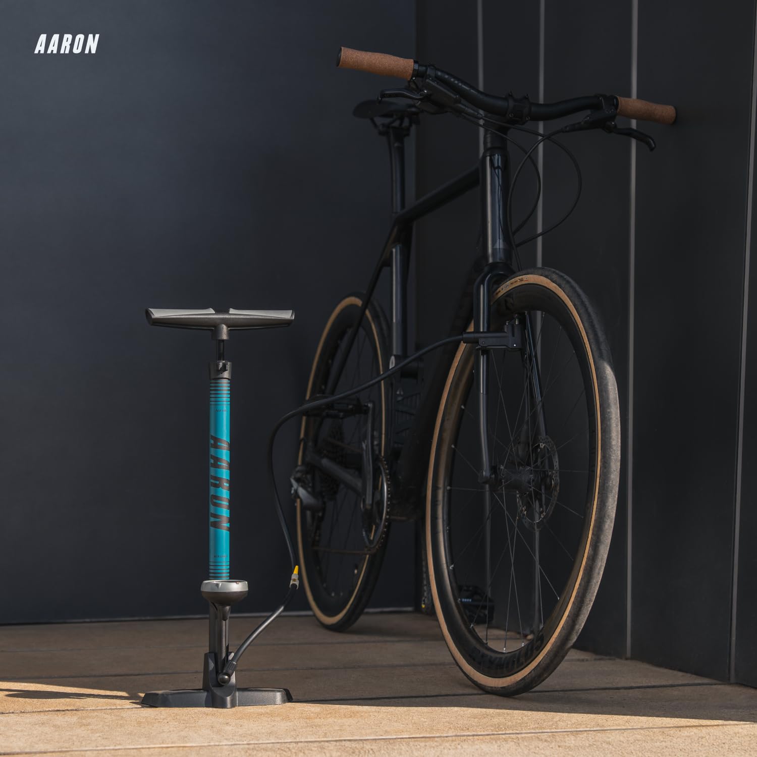AARON Sport One - Bomba de pie para Bicicleta manómetro para Todo Tipo de válvulas, con Accesorio para Pelotas, Amarillo