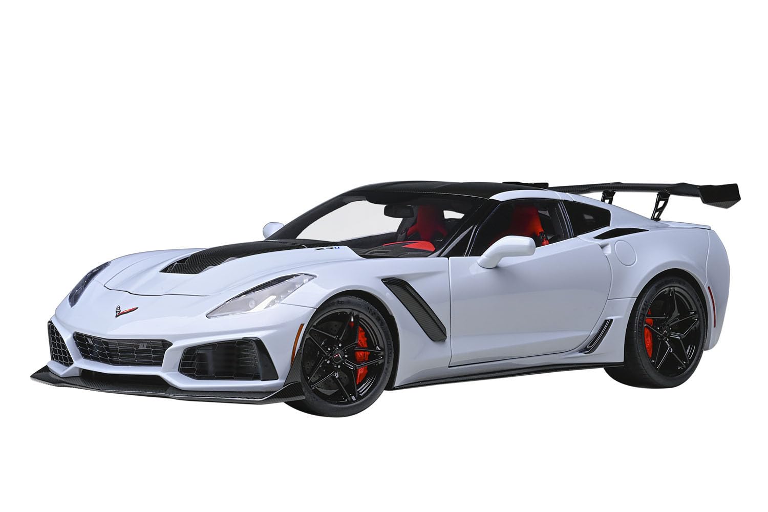 2019 Chevrolet Corvette C7 ZR1 Ceramic Matrix Gray Metallic with Carbon Top 1/18 Model Car