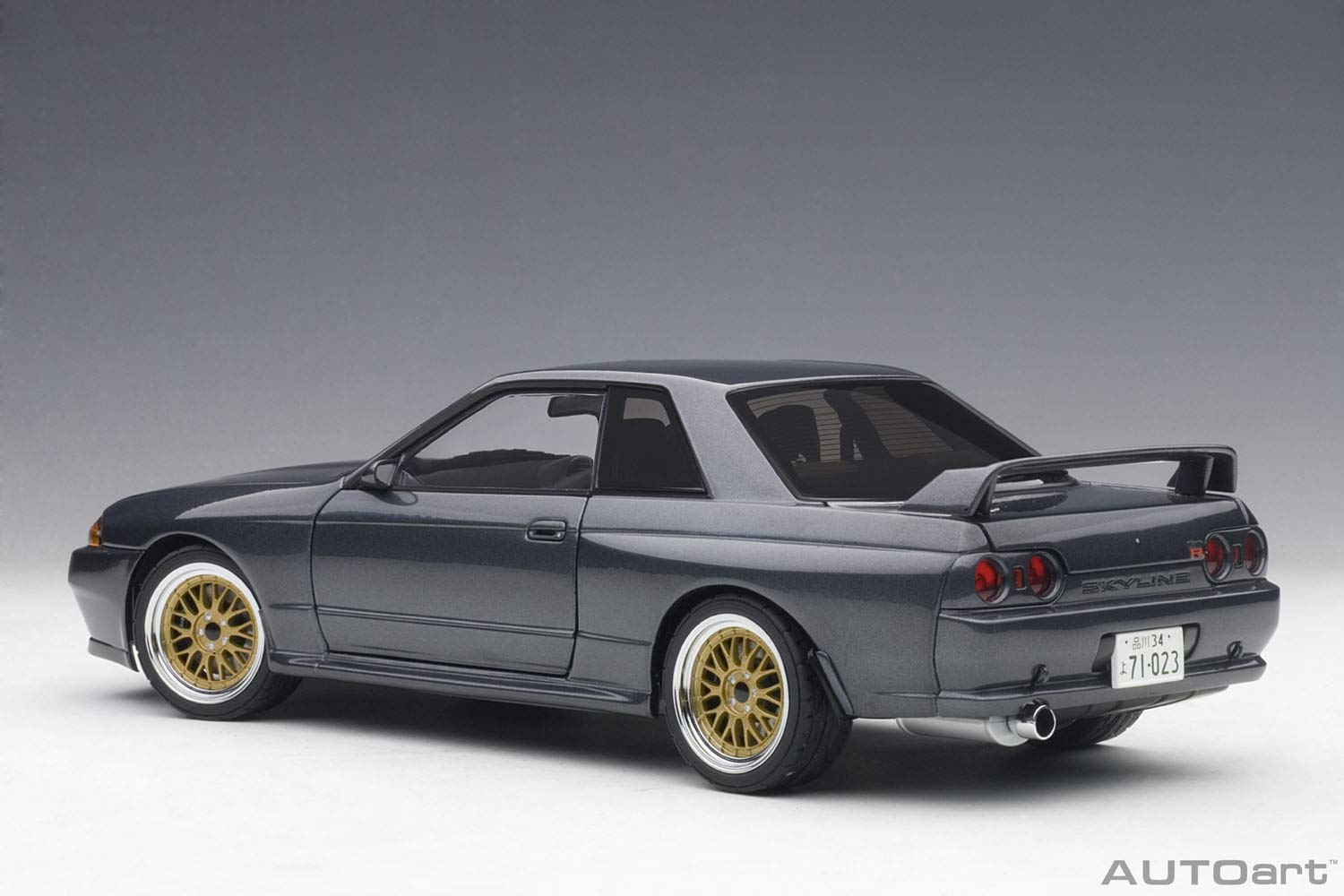 Amazon | AUTOart 1/18 日産 スカイライン GT-R R32 湾岸ミッドナイト 