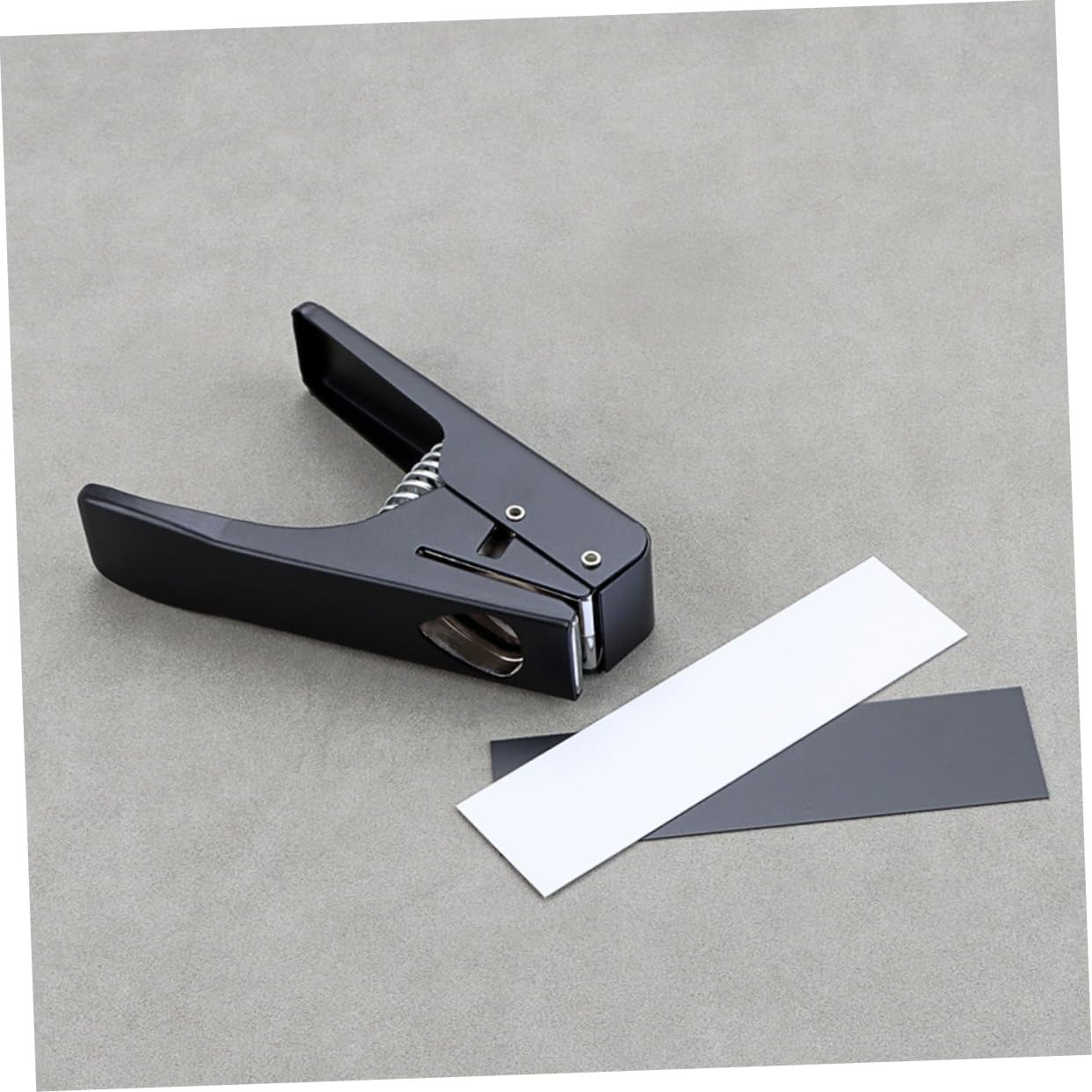 BESTonZON Punzonatrice Per Plettri Chitarra Kit Punzonatura Liutaio Accessori Costruzione Chitarra Punzone Fai Da Te Strumento Taglierina Plettri Basso Ukulele