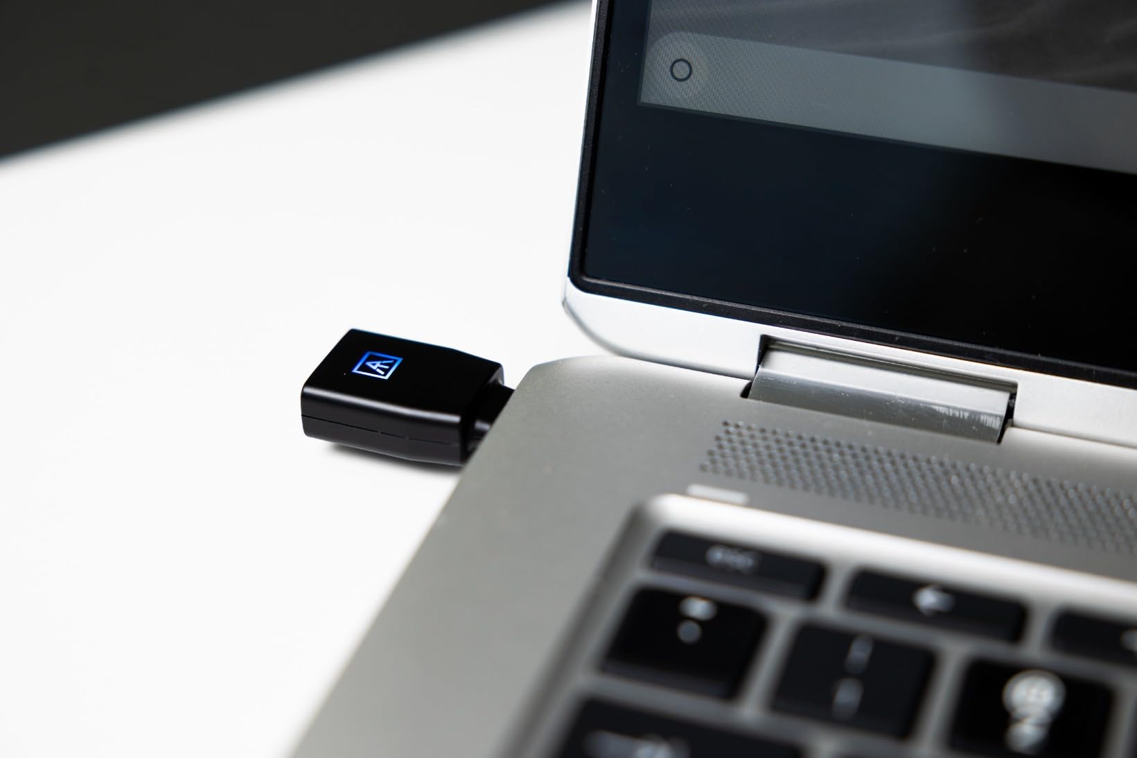 ATKey.Pro Clé de sécurité USB-C (biométrie, Lecteur d'empreintes digitales, FIDO2, Connexion sans Mot de Passe, Windows, Entra ID, macOS, Linux, Chrome OS, Compact, sans Pilote)