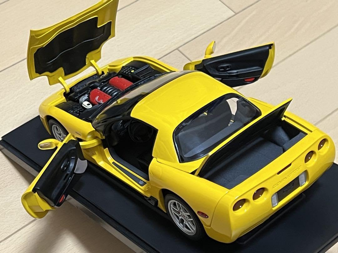 Amazon.co.jp: オートアート 1/18 シボレー コルベットZ06 / イエロー 