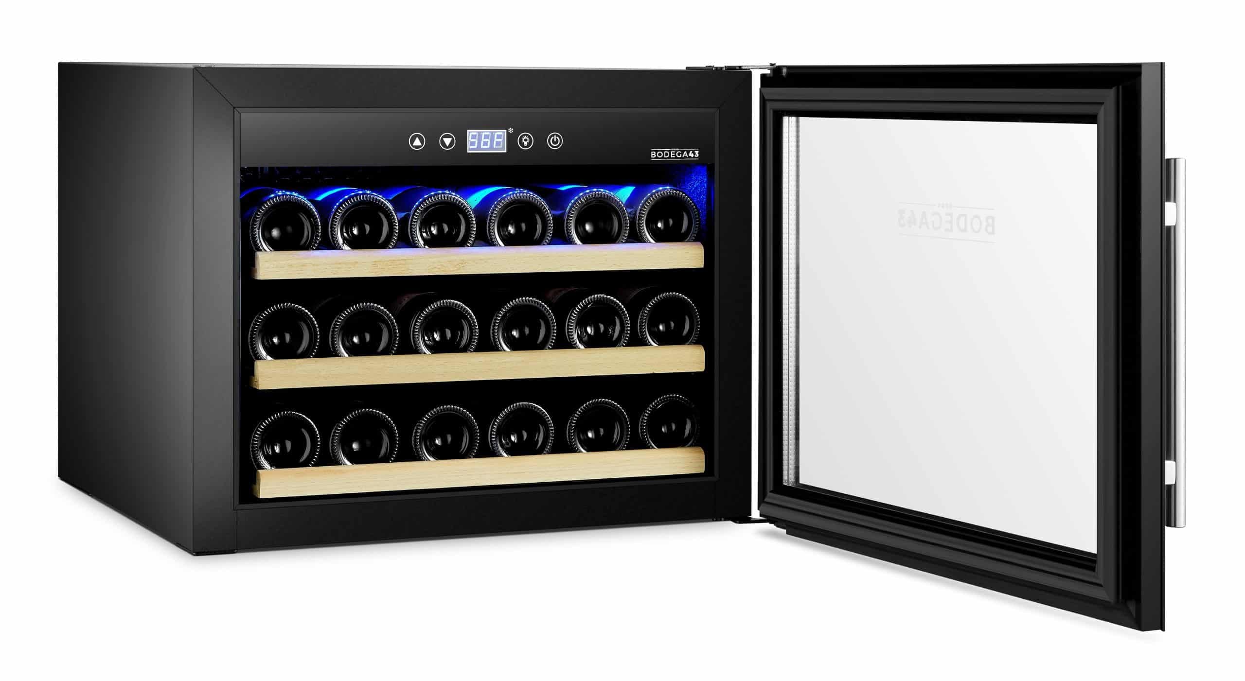 Piccola cantinetta frigo da incasso BODEGA43-18C - Cantinetta frigo 18 bottiglie, Triplo vetro oscurato, 5-20 ºC, 60 Litri, 3 Cassetti in legno di faggio di cui 2 estraibili, 38 dB molto silenziosa.