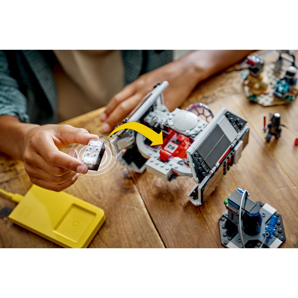 LEGO Star Wars SMART Play: Myśliwiec TIE Dartha Vadera 75421 | Interaktywna zabawka dla dzieci 8+, seria SMART Play, prezent Star Wars, klocki dla chłopca i dziewczynki, 473 elementy