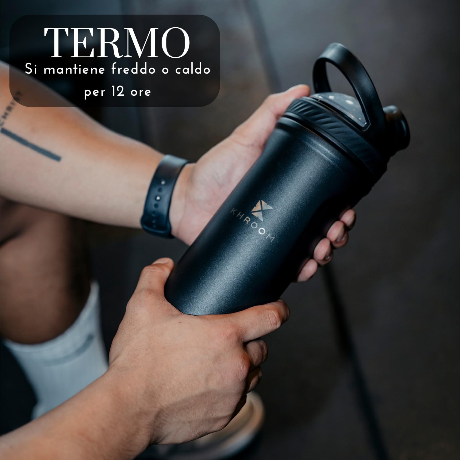Khroom Shaker Proteine Acciaio Inox 700ml | Borraccia Palestra Termica 12h Freddo/Caldo | Bottiglia Shaker per Proteine | Shaker Palestra con Filtro | Accessorio Fitness Uomo Donna (Nero)