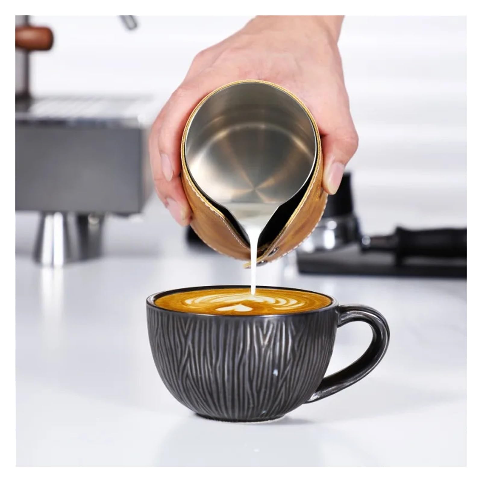 Custodia in pelle di schiuma ispessita con bocca appuntita for serbatoio del latte in acciaio inossidabile 304 da 450 ml(White)