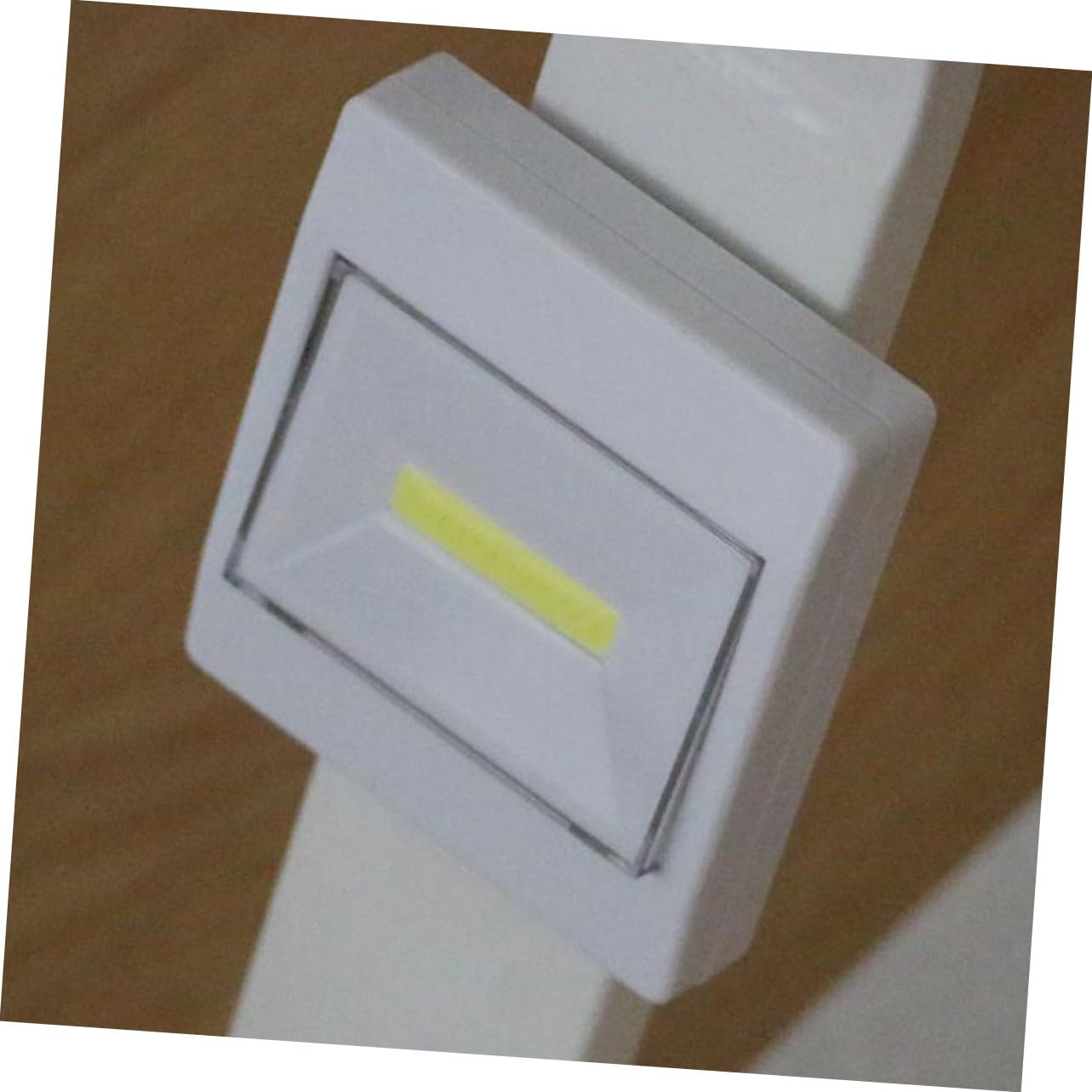 SHINEOFI 4 Pezzi Lampade LED Cob da Parete per Illuminazione Interni, Luce a Batteria Design Autoadesivo in Plastica Bianco per Armadi e Scale Stile Casuale