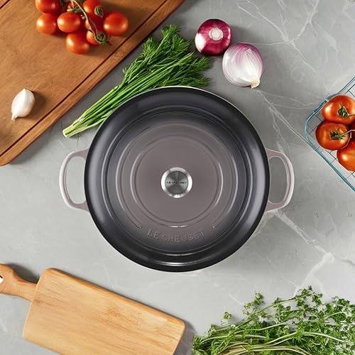Miniatura 105 de Le Creuset 9 Qt. Signature Horno holandés redondo con pomo de acero inoxidable grabado Artichaut