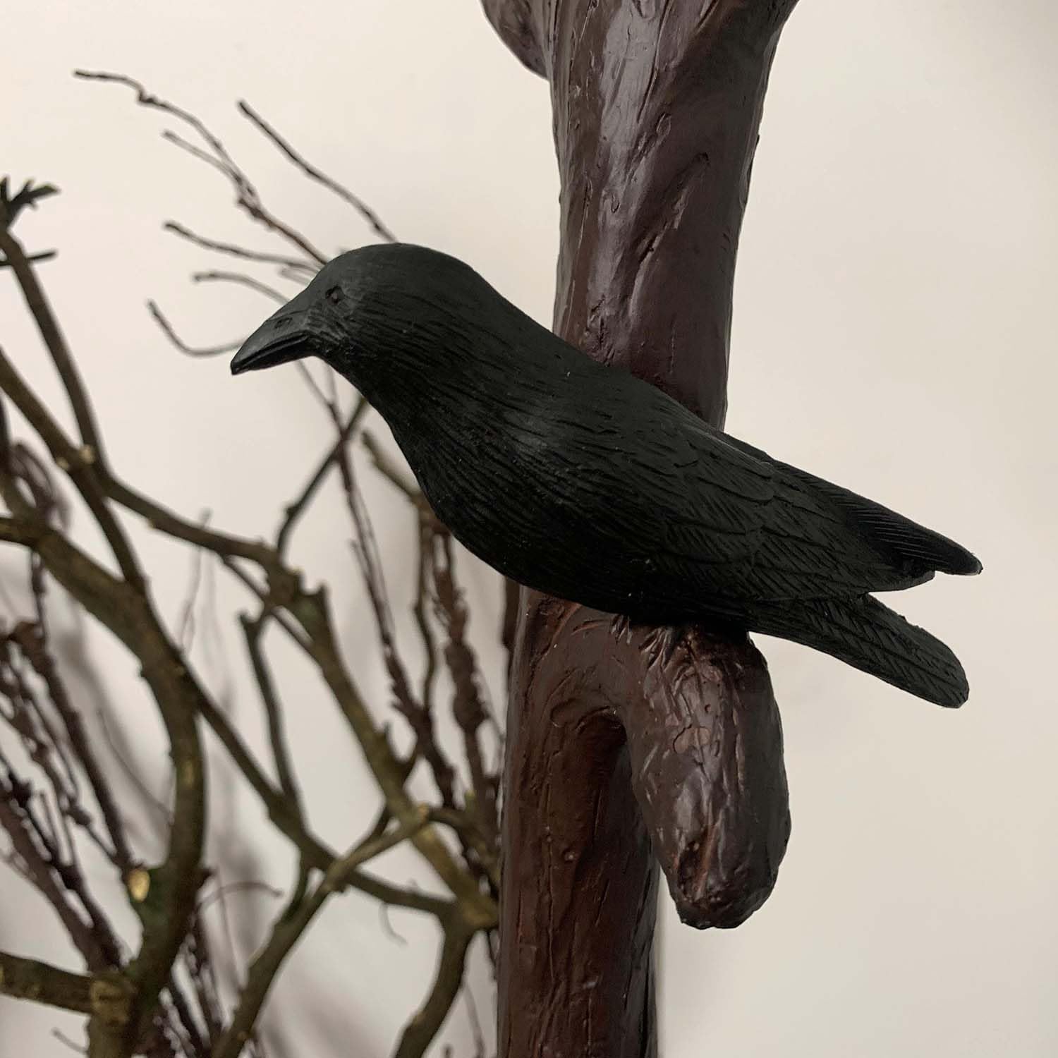 Bieye L30959 Lampadaire en vitrail de style Tiffany avec corbeau debout sur un tronc d'arbre et pleine lune au-dessus, pour décoration d'Halloween (Dark Blue)