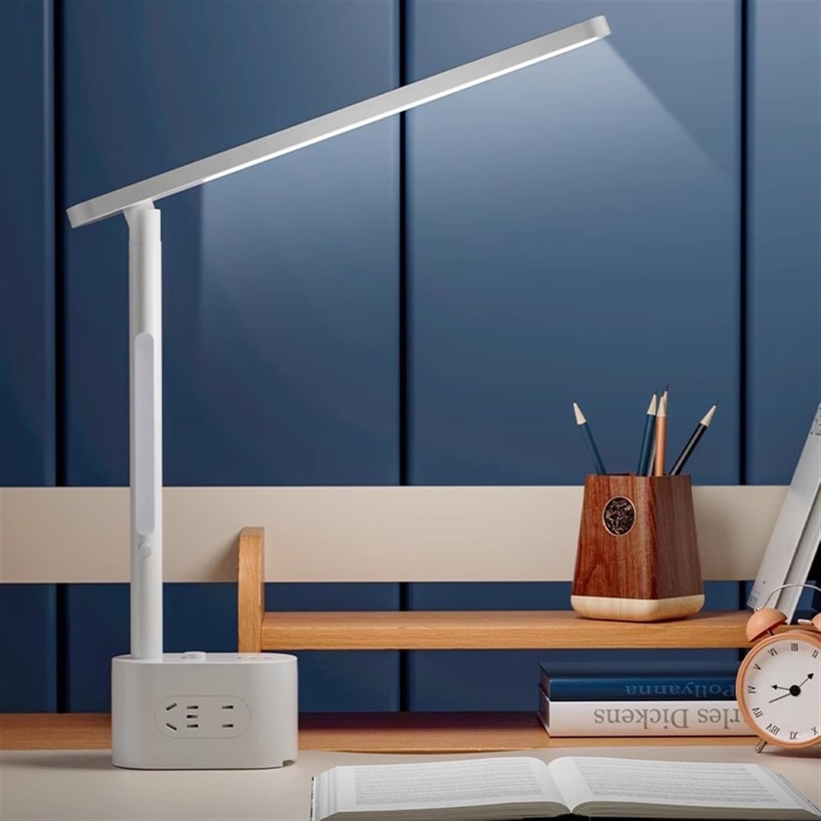 Schreibtischlampe LED-Schreibtischlampen for das Heimbüro – 2 USB-Ladeanschlüsse und AC-Steckdosen, Knopfschalter, dimmbar, 3 Farbmodi, Nachtlicht Telefonhalter