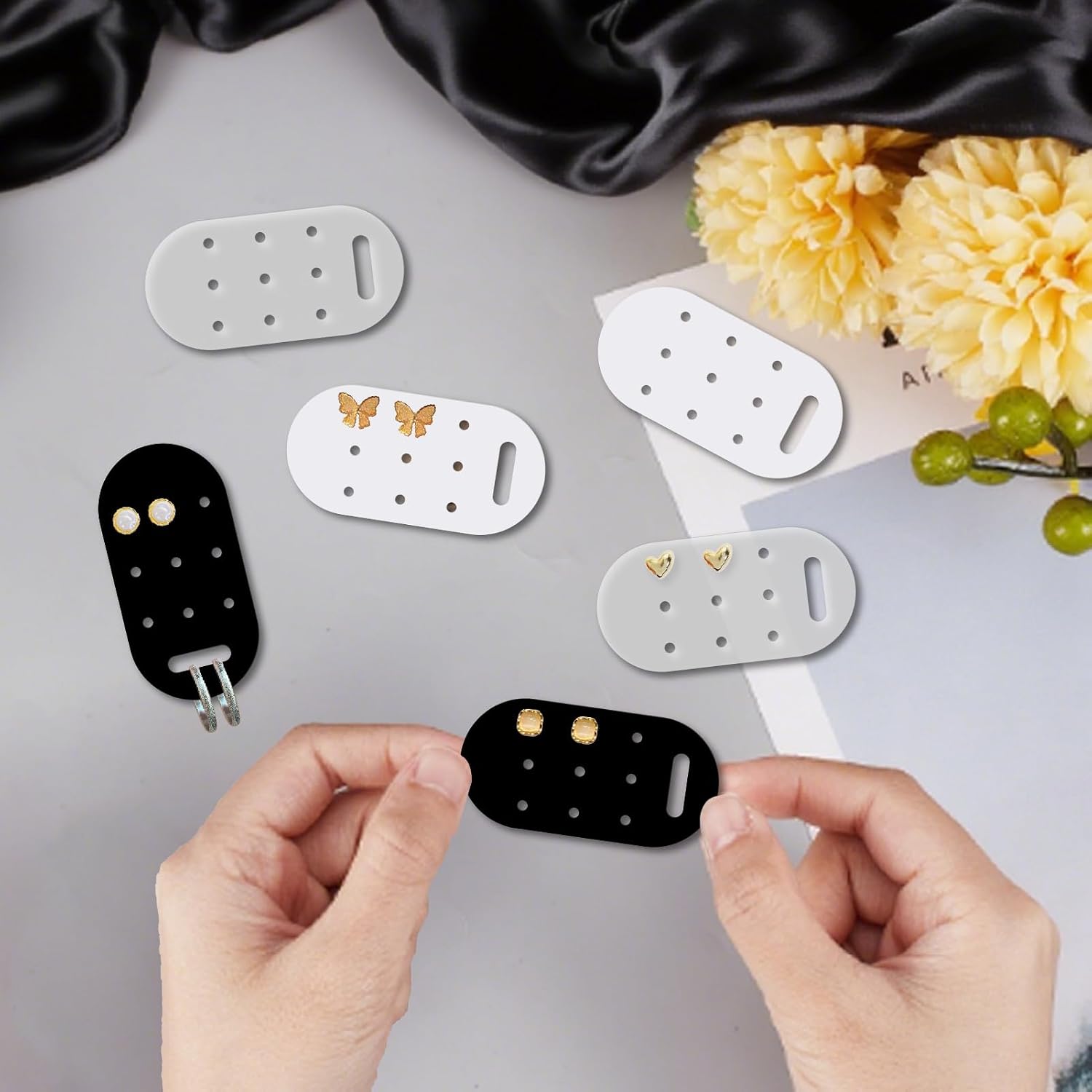 CREATCABIN 15Pcs Oval Shape Acrylic Earrings Display Card Stud Earring Jewelry Holder 10-Hole Earring Display Card Used for Earring Display and Storage, 2.4x1.2 Inches Clear/Black/White