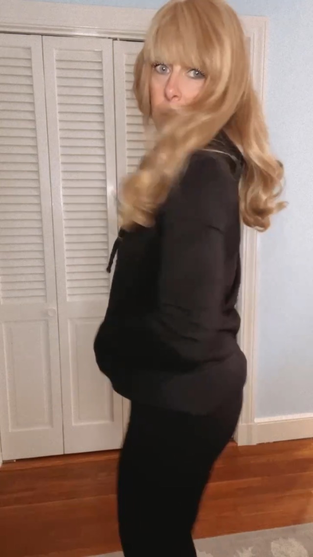 Warm hoodie try on