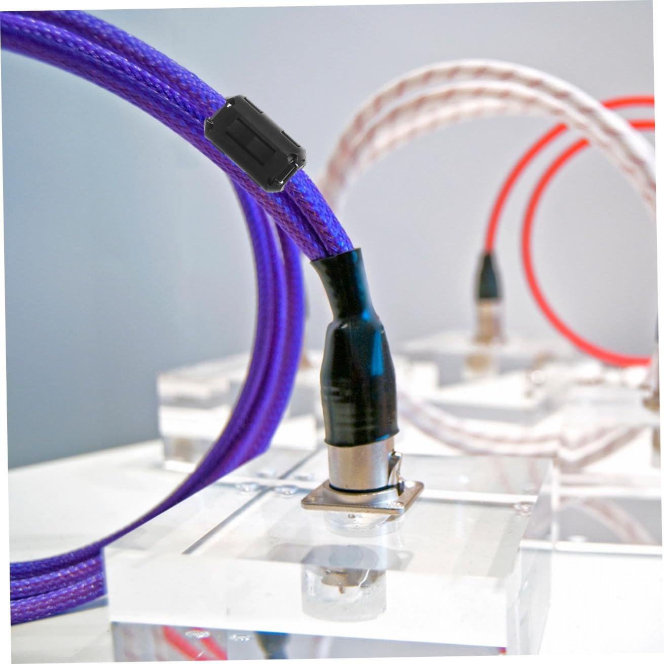 Amosfun 36 Pezzi Filtri Antirumore Nucleo di Ferrite, Clip a Scatto per Cavi Usb, Telefonici e Satellitari, Accessori Elettronici per Auto Riduzione Interferenze Elettromagnetiche